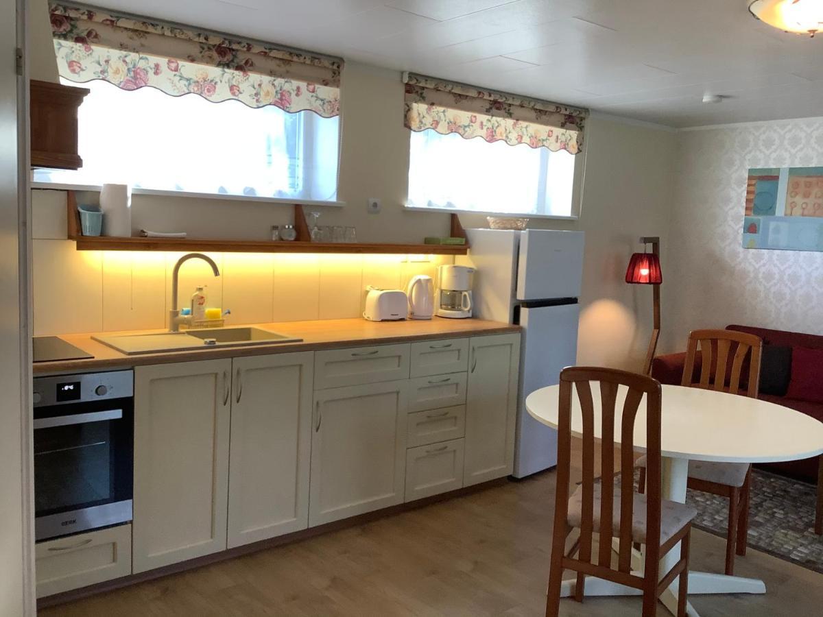 Paerna Guesthouse & Apartments クレサーレ エクステリア 写真