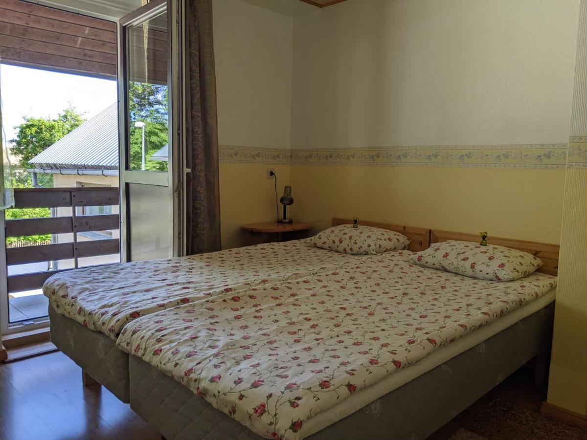 Paerna Guesthouse & Apartments クレサーレ エクステリア 写真