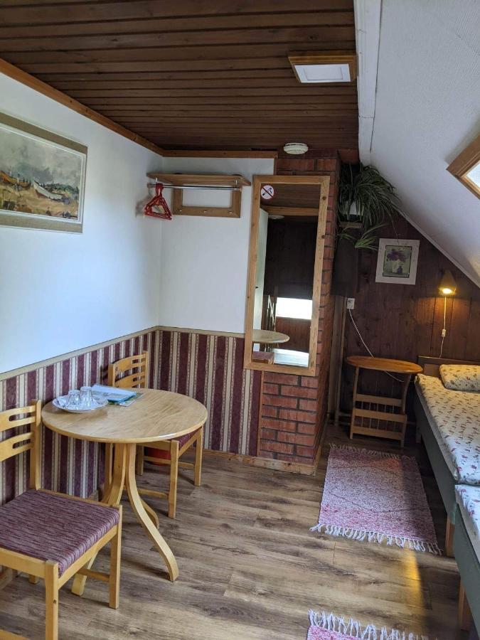 Paerna Guesthouse & Apartments クレサーレ エクステリア 写真