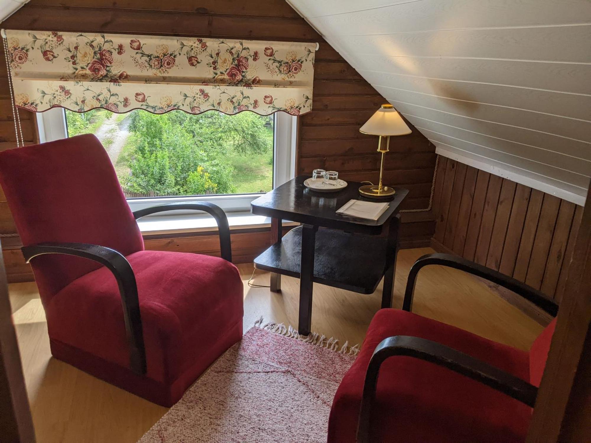 Paerna Guesthouse & Apartments クレサーレ エクステリア 写真