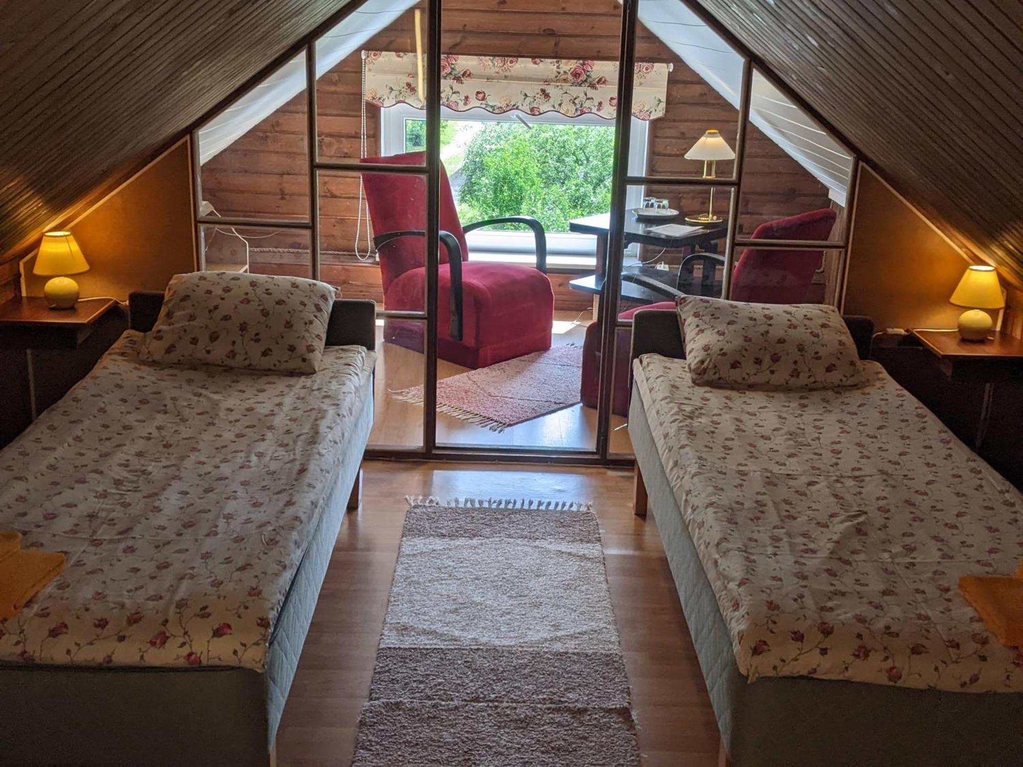 Paerna Guesthouse & Apartments クレサーレ エクステリア 写真