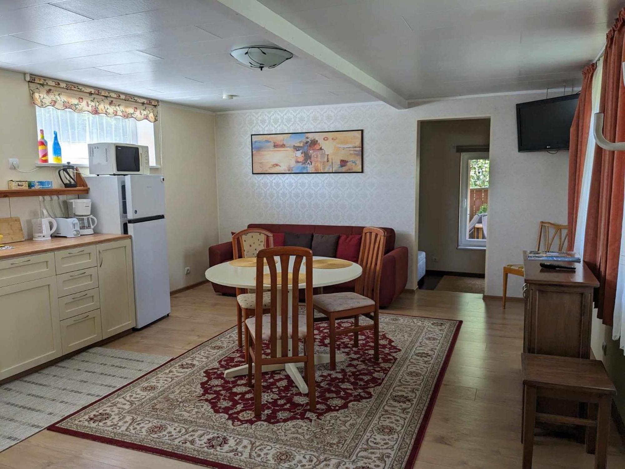 Paerna Guesthouse & Apartments クレサーレ エクステリア 写真