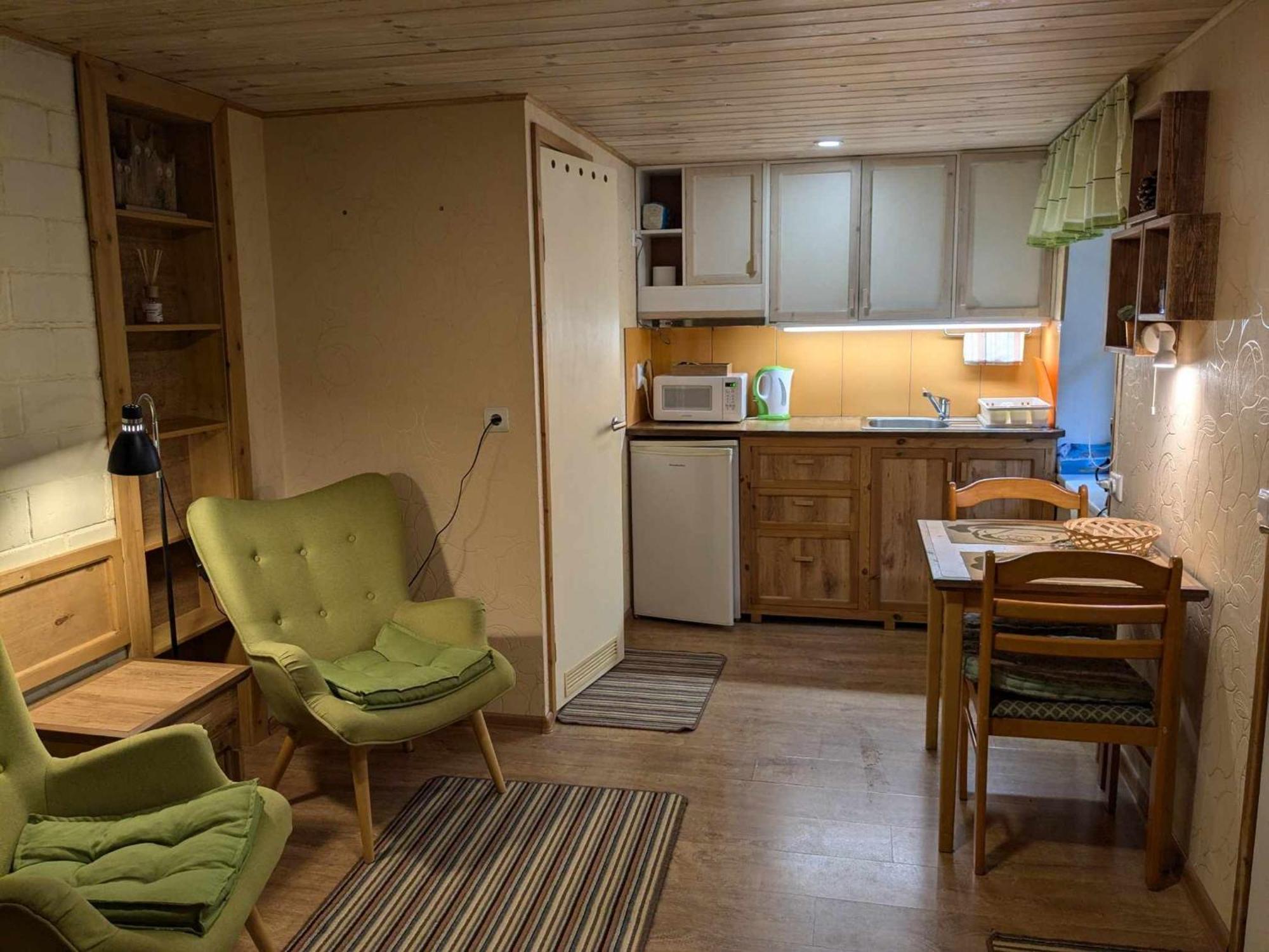Paerna Guesthouse & Apartments クレサーレ エクステリア 写真