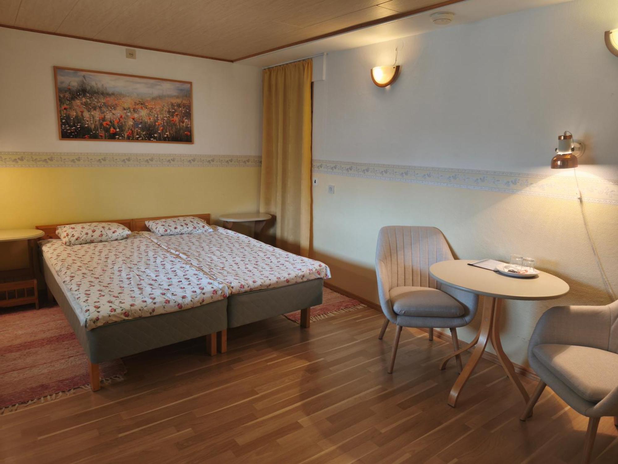 Paerna Guesthouse & Apartments クレサーレ エクステリア 写真