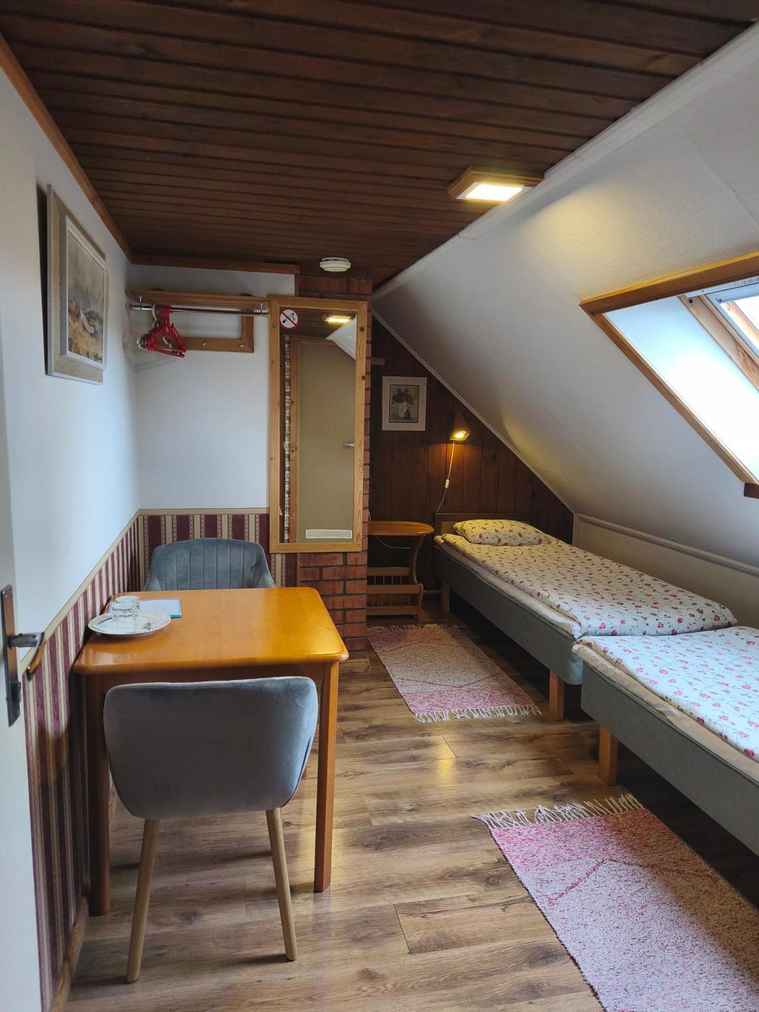Paerna Guesthouse & Apartments クレサーレ エクステリア 写真