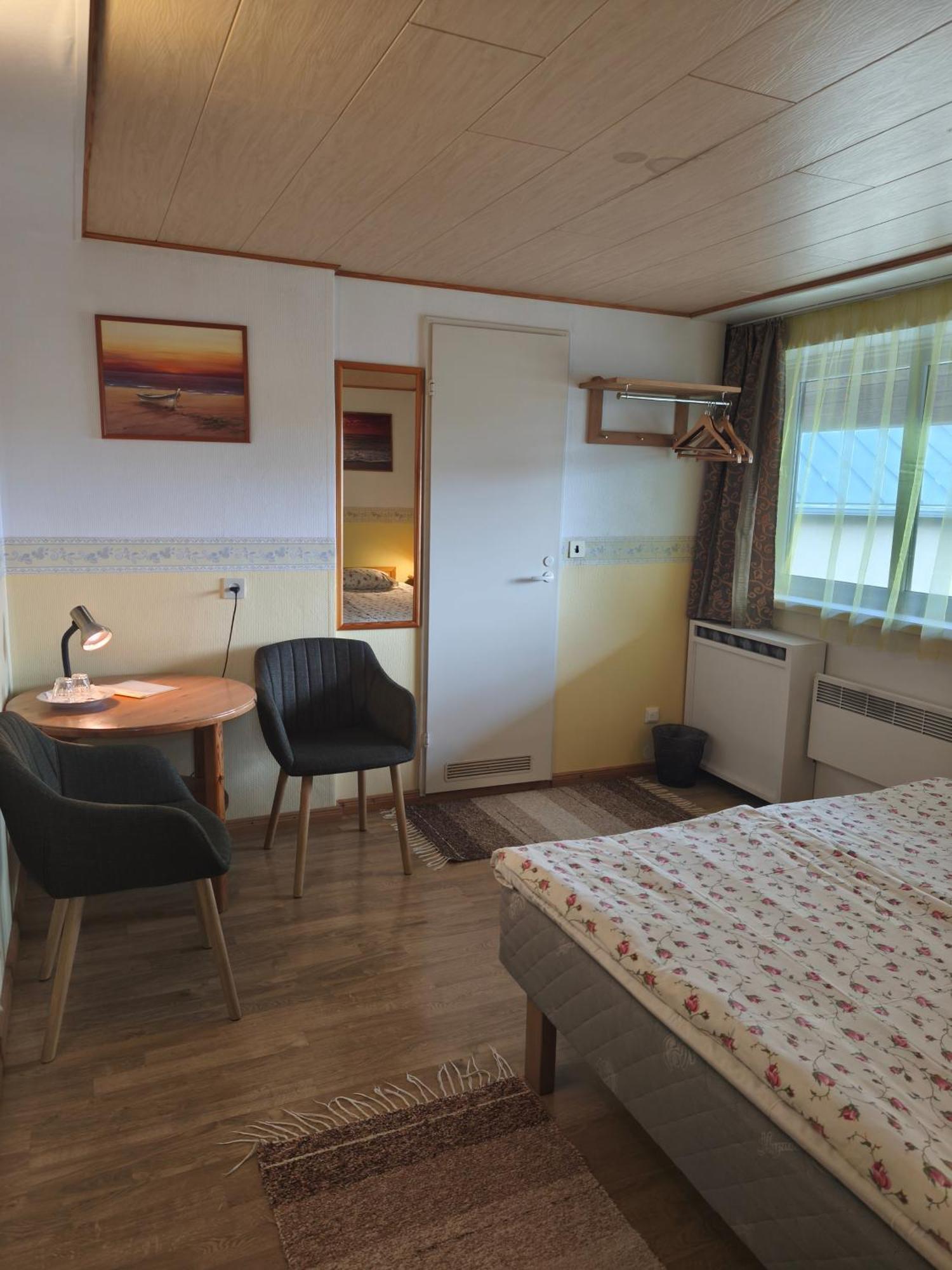 Paerna Guesthouse & Apartments クレサーレ エクステリア 写真