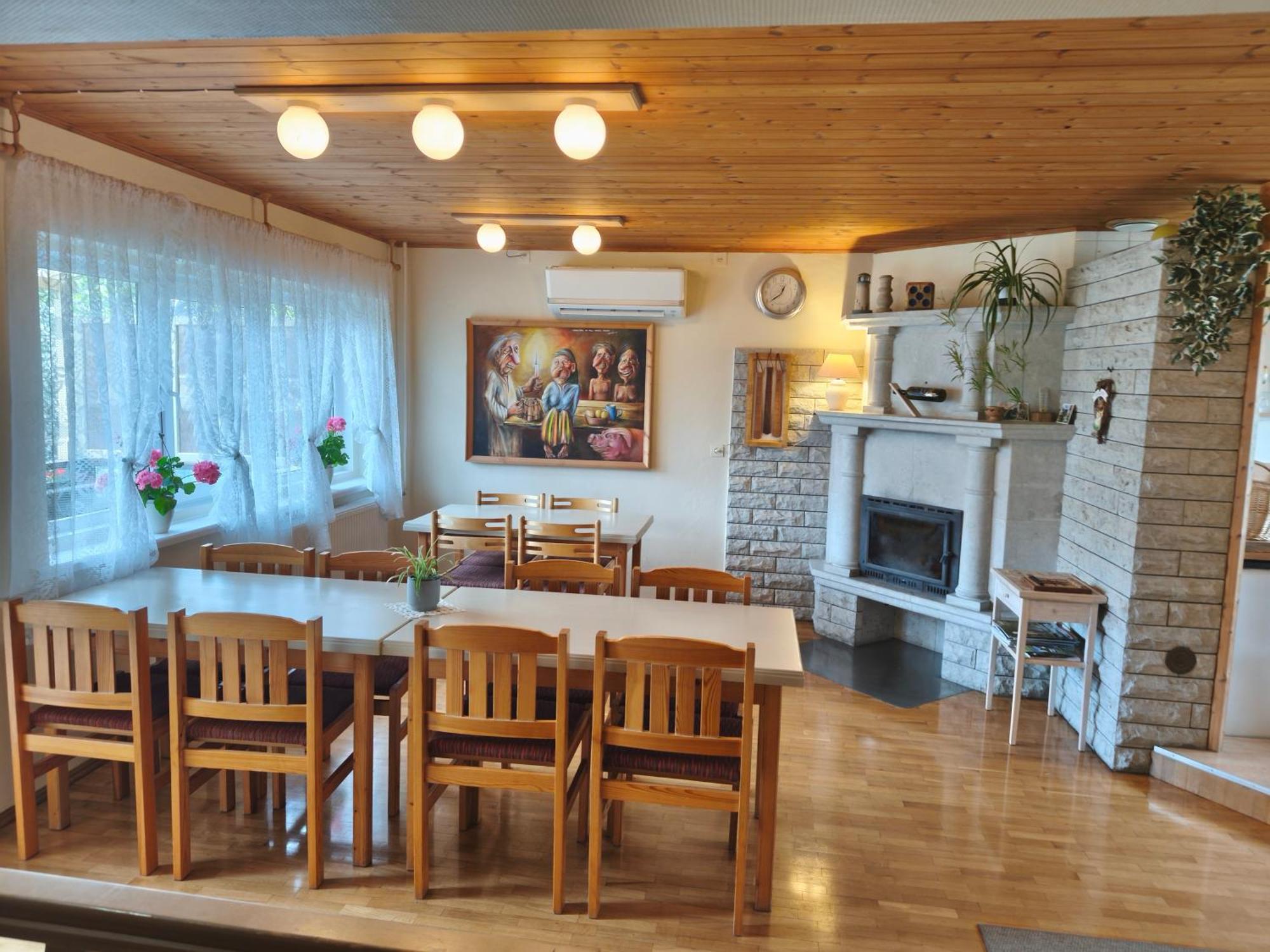 Paerna Guesthouse & Apartments クレサーレ エクステリア 写真