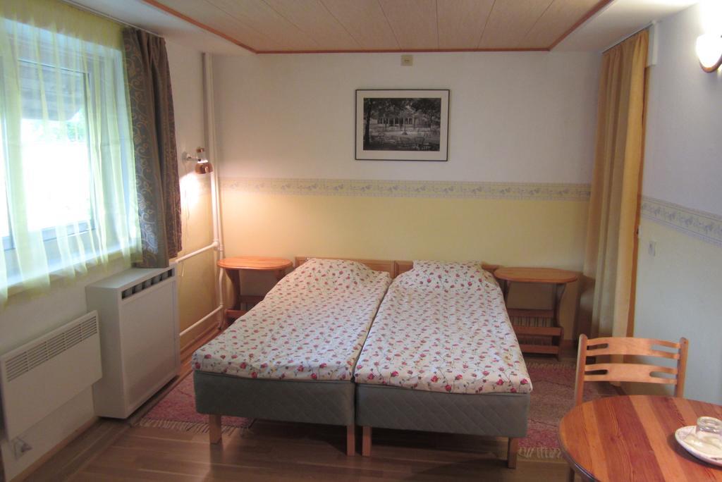 Paerna Guesthouse & Apartments クレサーレ エクステリア 写真
