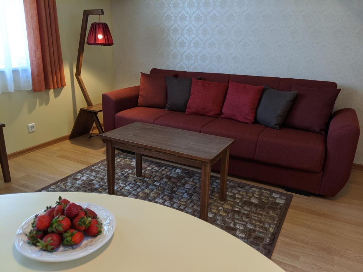 Paerna Guesthouse & Apartments クレサーレ エクステリア 写真